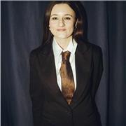 Insegnante laureata magistrale di lingua inglese e spagnolo per studenti delle scuole elementari, medie e superiori